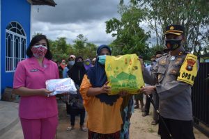 Melaksanakan Kegiatan Bakti Sosial Polres Tanjungpinang Kepada Masyarakat Purnawirawan dan Warakauri Polri