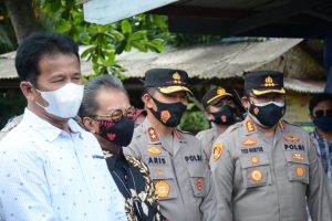 Kapolda Kepri Bersama Ketua DPRD Provinsi Kepri dan Pimpinan TNI Wilayah Kepri Tinjau Posko PPKM dan Lokasi Karantina di Kota Batam