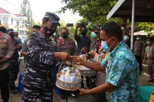 Danlantamal IV Bersama Walkot Batam dan FKPD Provinsi Kepri Tinjau Posko PPKM Skala Mikro