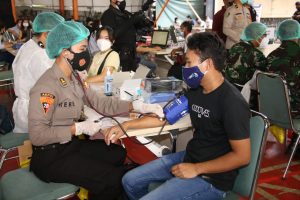 Turun Langsung Kelapangan, Panglima TNI dan Kapolri Tinjau Vaksinasi di Pesantren Minhaajurrosyidiin Jaktim 