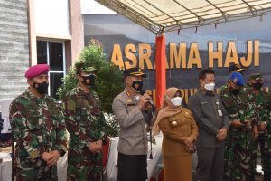 Kapolres Tanjungpinang Bersama FKPD Tinjau Vaksinasi Merdeka di Masjid Al-Furqon Kota Tanjungpinang dan Gereja HKBP Nomensen