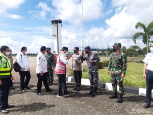 Laksamana Pertama TNI Indarto Budiarto Sambut Kedatangan Menhub RI di Bandara Hang Nadim