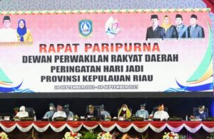 Gubernur Ansar Hadiri Sidang Paripurna HUT Provinsi Kepri Ke-19