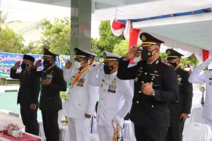 HUT TNI ke-76, Kapolres Karimun beri kejutan kepada Dandim 0317 dan Danlanal Karimun