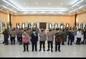 Kapolda Kepri Hadiri Upacara Ziarah Nasional Hari Pahlawan Tingkat Provinsi Kepulauan Riau 2021