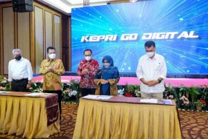 Walikota Tanjungpinang Rahma Bersama Kepala Daerah Se-Kepri Tandatangani Roadmap dan Timeline ETPD