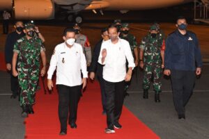 Presiden Jokowi dan 7 Menterinya Tiba di Bintan, Gubernur Ansar Pimpin Langsung Penjemputan