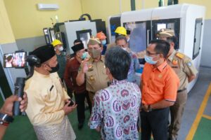 Gubernur Resmikan Gedung Worksop Permesinan SMKN 6