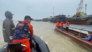 Tim SAR Gabungan Bersama Satpolairud Polres Karimun Berhasil Temukan Korban Laka Laut Di Tanjung Batu Kundur.