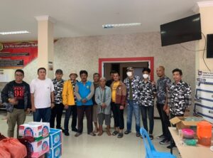 Bapera Kepri Hadir Memberikan Bantuan Kepada 60 KK Yang Terdampak Banjir di Kecamatan Bukit Bestari, Kota Tanjungpinang.